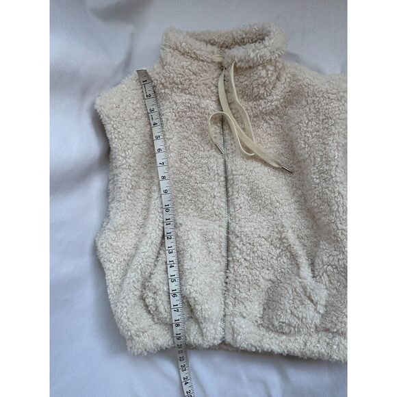 Beivy Fuzzy Cream Vest Sherpa White Faux Fur Size L Autumn Fall Transitional - Picture 10 of 10